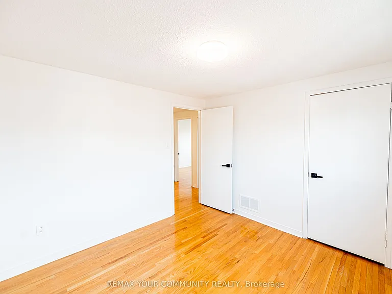 20 Terra Rd #UPPER — Photo 24