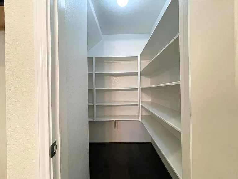 3010 Overbrook Meadow Ln — Photo 6