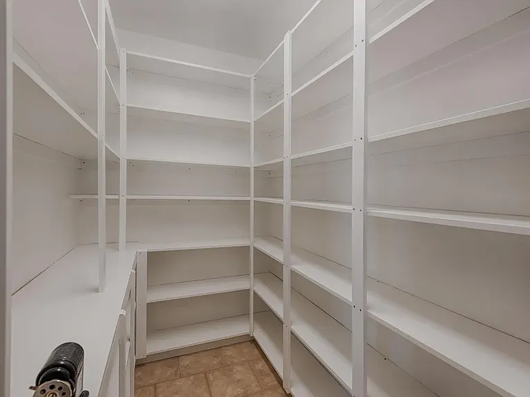711 Terrace Dr — Photo 15