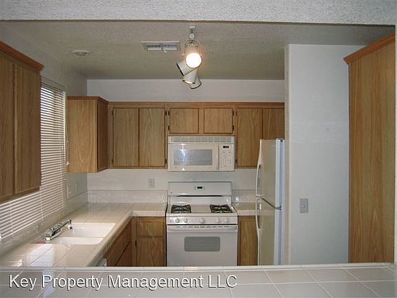 4th image of 20 Belle La Blanc Ave