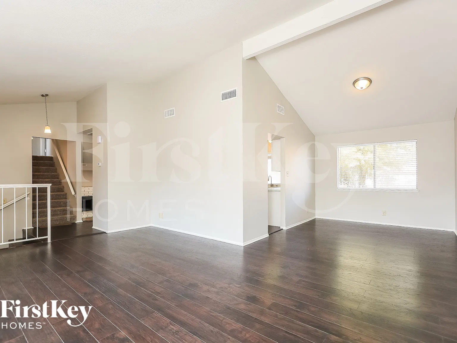 4 bed, 2.0 bath, 2128 sqft, $2,660 — Photo 3