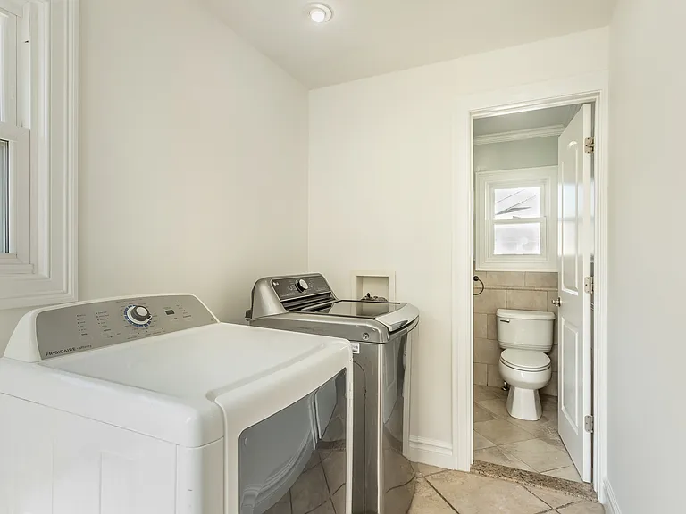 104 Sheridan Ave — Photo 16