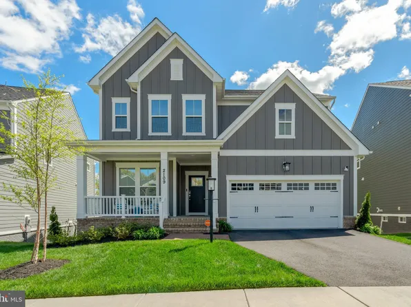 2109 Blue Mockingbird Ln, Dumfries, VA 22026