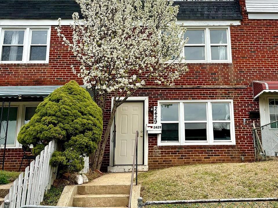 1st image of 2429 Harriet Ave