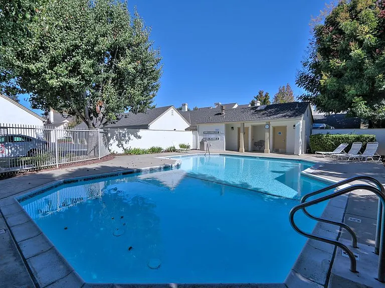 1886 Huxley Ct — Photo 13