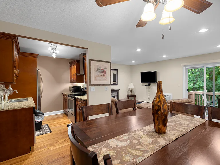 215 Edgemoor Rd #B — Photo 4