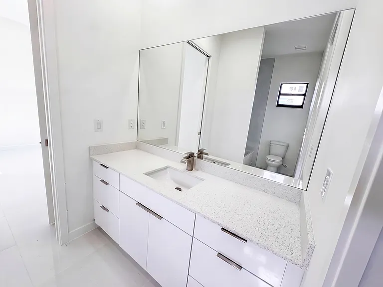 477 Rayford St — Photo 14