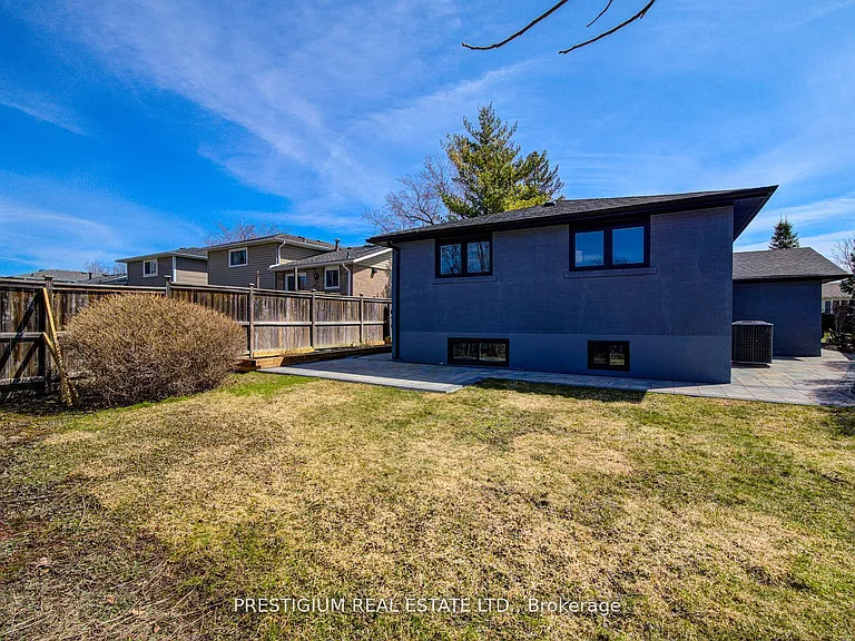 6 Willis Dr #UPPER LEVEL — Photo 34