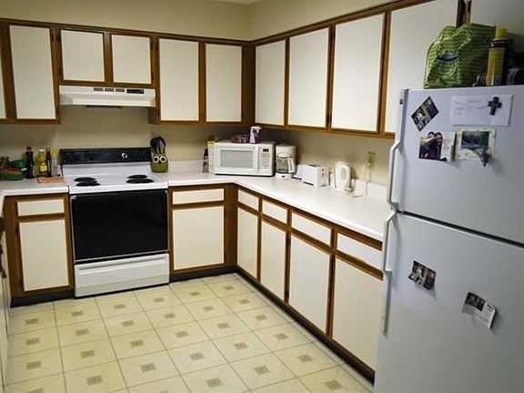 2nd image of 3930 S Roosevelt Blvd #N103