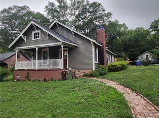 560 Ridgewood Ave, Gainesville, GA 30501