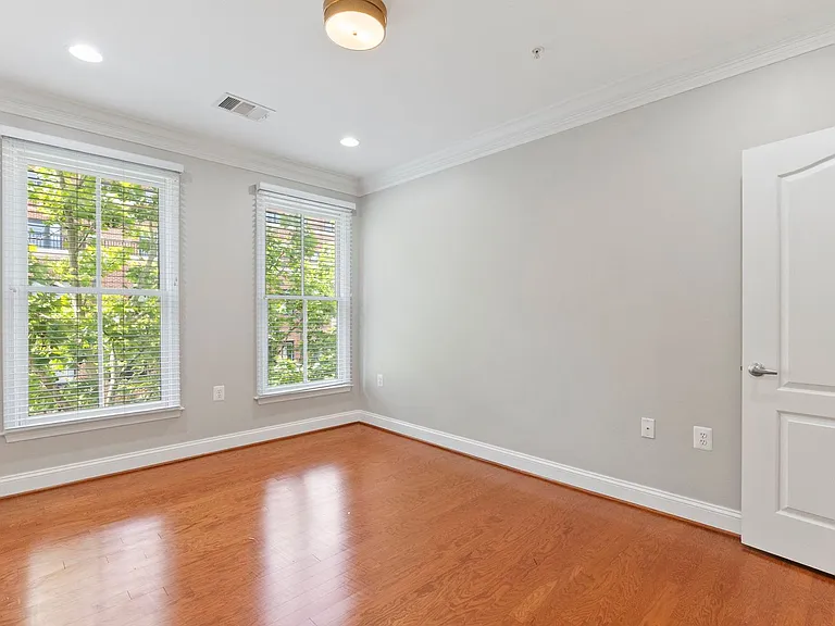 1115 Cameron St #311 — Photo 21