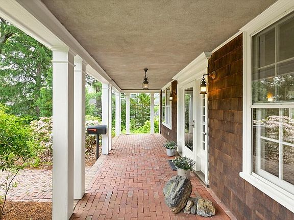 3rd image of 30 Prospect Hill Rd