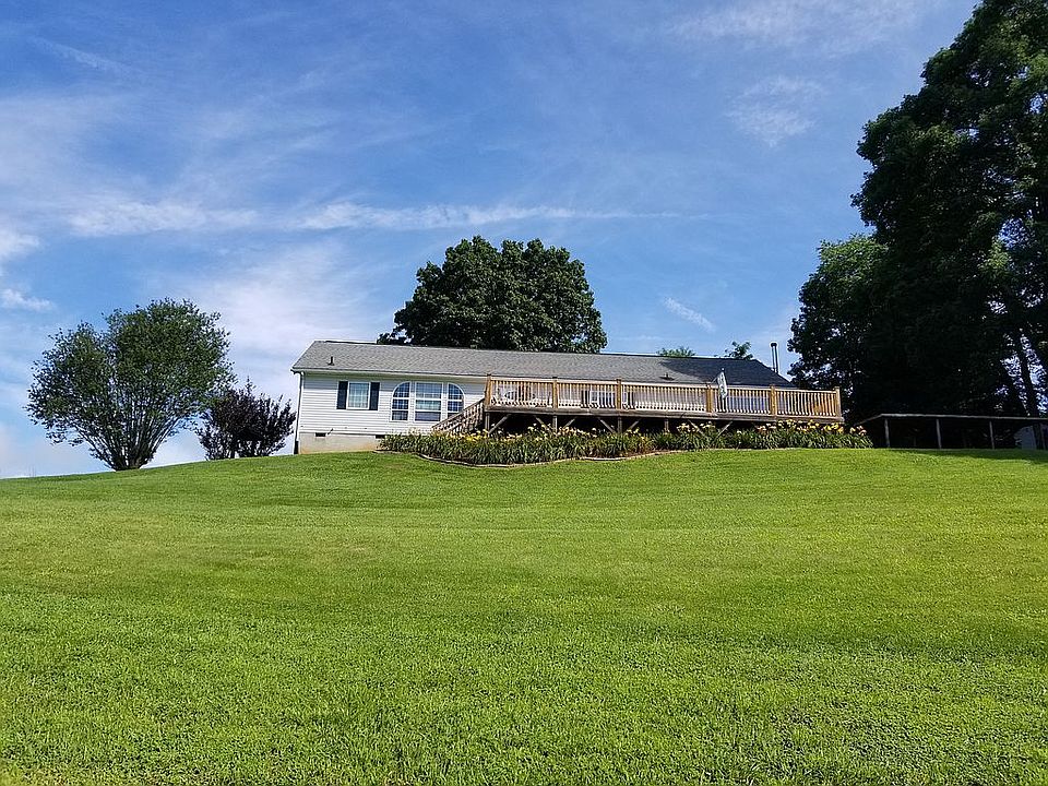 1st image of 90 Blueberry Hill Dr