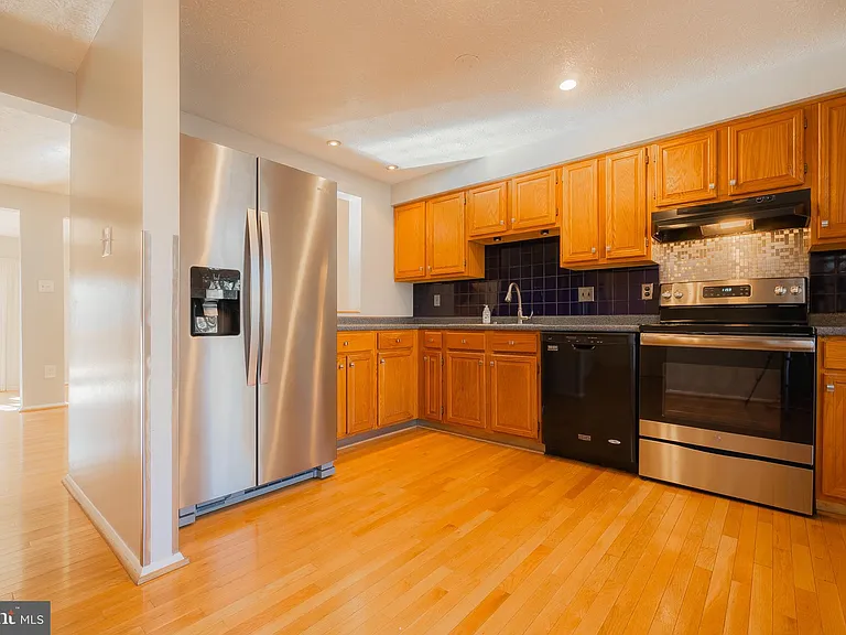 2911 Montauk Ct — Photo 6
