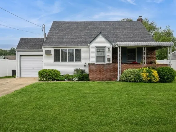 487 17th Street, West Babylon, NY 11704