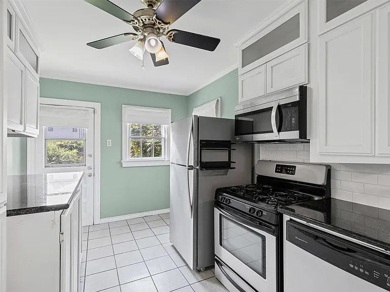 5834 Goodwin Ave — Photo 16