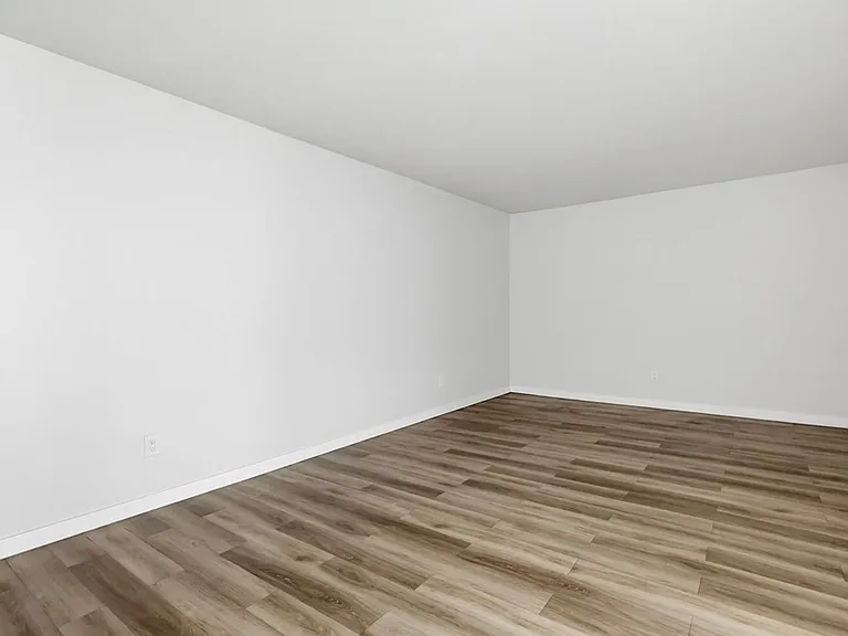 25829 Viana — Photo 41