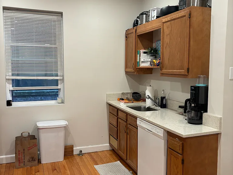 1110 Beacon St #1B — Photo 4