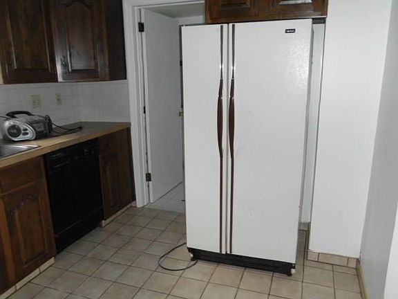 5th image of 46 Marvin Ave