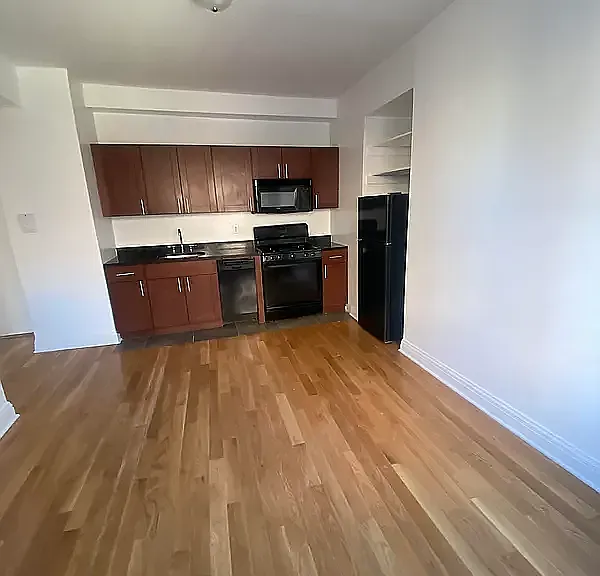 29-08 31st Ave #C8 — Photo 5