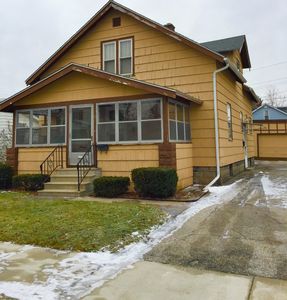 904 Fraser St, Bay City, MI, 48708