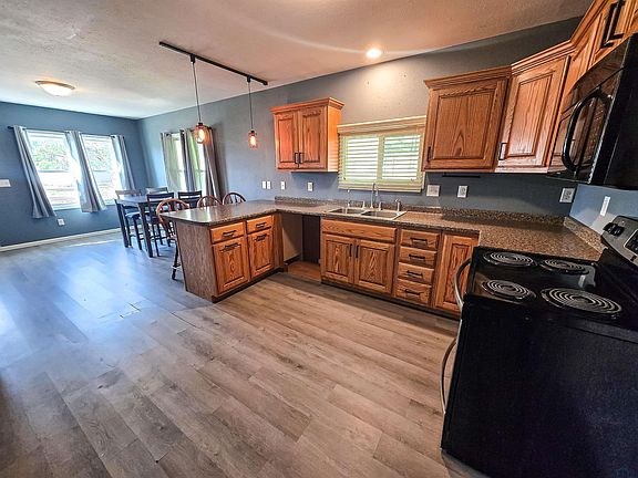 4th image of 309 3rd St