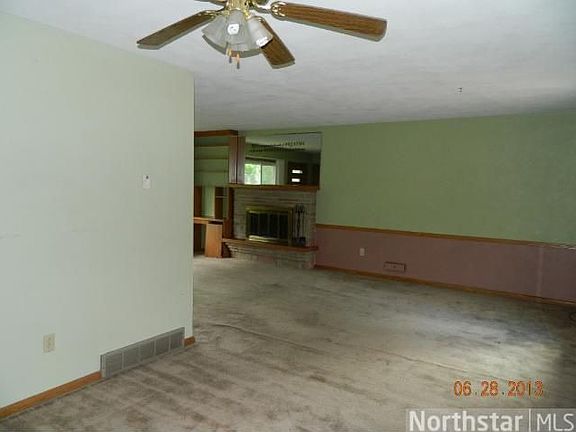 2nd image of 405 2nd St SE