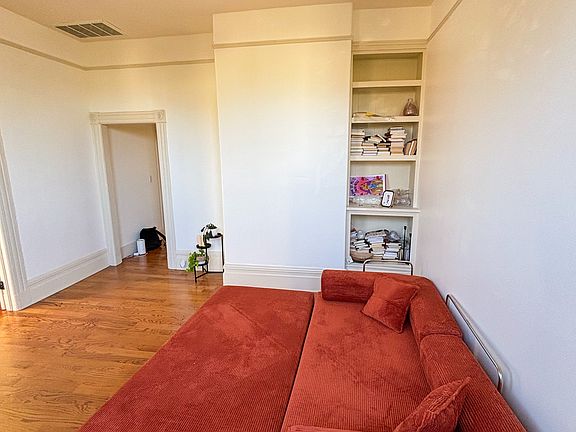 Living room opposit direction of previous picture