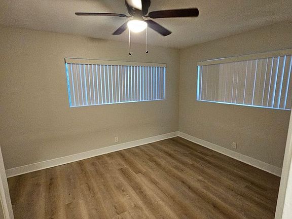3rd image of 924 N Kingsley Dr #1A
