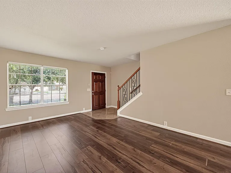 19710 Twin Canyon Ct — Photo 11