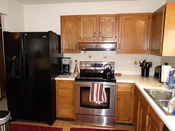 3rd image of 766 Old Forest Ct