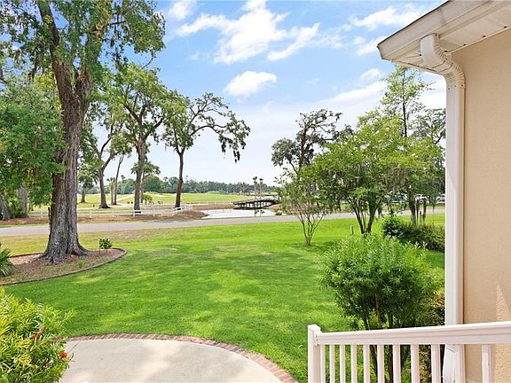 5th image of 127 Clipper Bay Rd