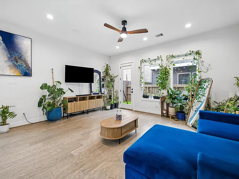 2625 Paul Quinn St #B — Photo 7