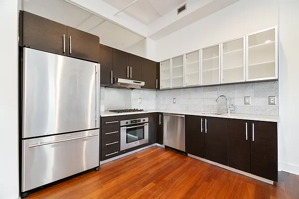 Rented by REAL New York | media 12