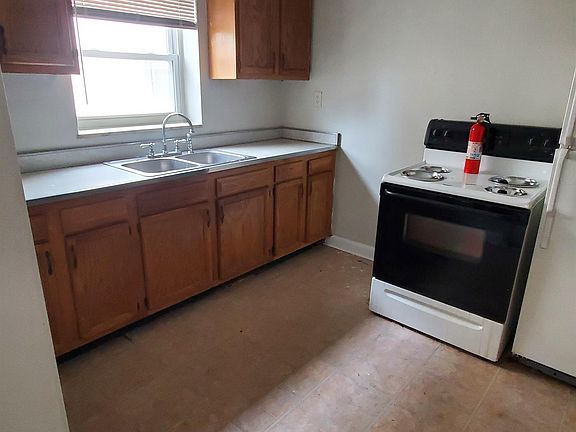 5th image of 804 Kanawha Blvd W #A