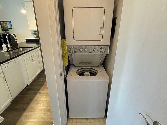 5th image of 545 Riverine Dr APT 304