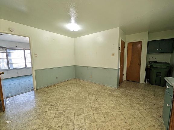 5th image of 5104 Nancy Ln