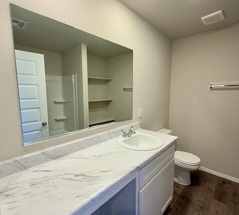 5th image of 2103 S Lakin Ave