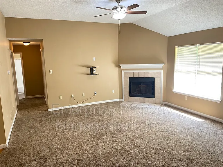 4444 Longtree Cv — Photo 6