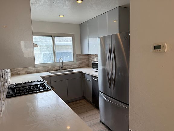 5th image of 161 Plymouth Cir