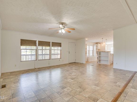 4th image of 160 Keller Rd