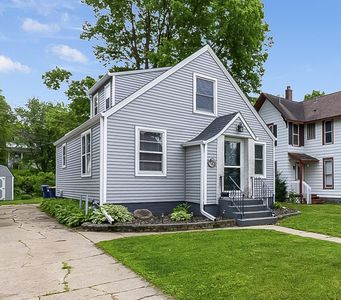 423 1st St NW, Faribault, MN, 55021