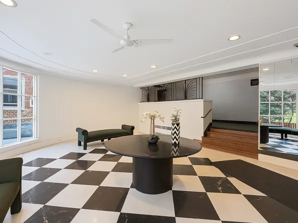 915 East 17th Street image 14 of 15