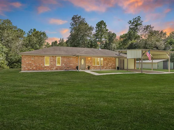 586 Diggs Rd, Willis, TX 77378