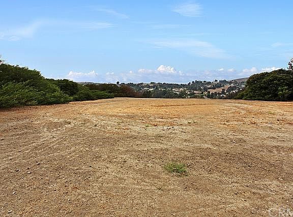 Spacious building pad