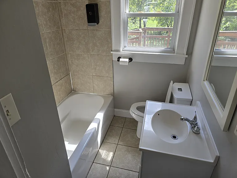 2616 Avondale Ave — Photo 8