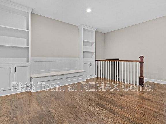 5th image of 3209 Hallmark Ln