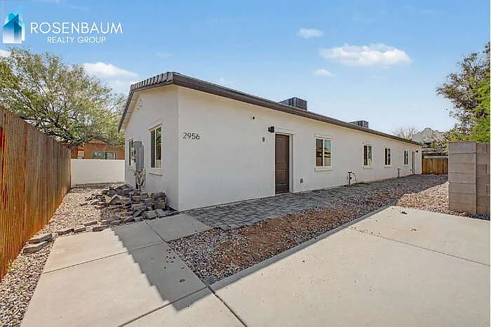 3 bed, 2.0 bath, 1079 sqft, $1,950 — Photo 2