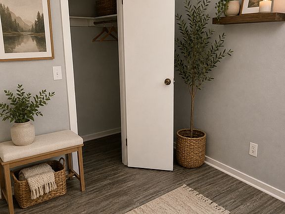 5th image of 8208 Chas Cir #10