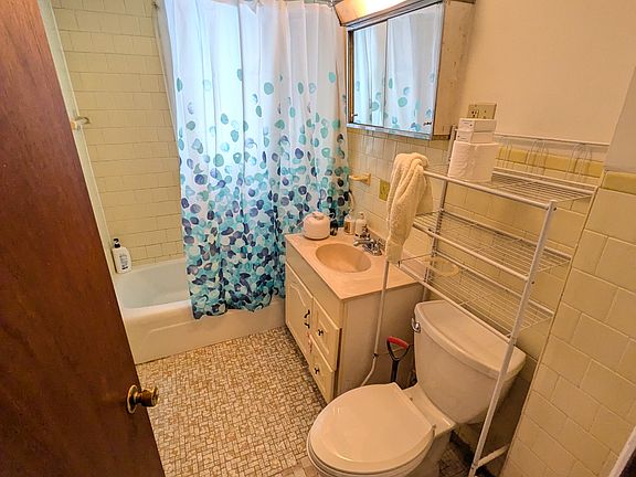 2nd image of 59 Conwell Ave #1A